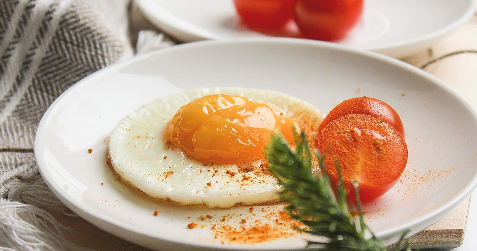 Consuming eggs and tomatoes are actually helping your skin have anti-aging effects!